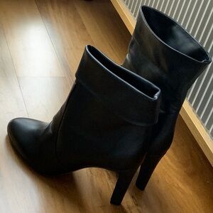 Bally Bellis Black leather ankle booties 36